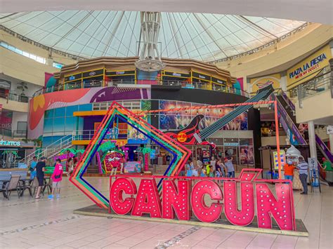 best shopping mall in cancun.